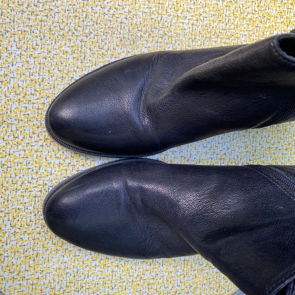 Black Leather Ankle boot with Zipper Detail - Picture 3 of 3